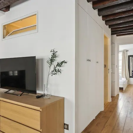 Bnbnook - Bright 2br Near Louvre & Pompidou 아파트 파리